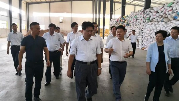 湖南省副省長(zhǎng)隋忠誠(chéng)調(diào)研貴太太，稱贊貴太太助力產(chǎn)業(yè)扶貧，并鼓勵(lì)貴太太爭(zhēng)做行業(yè)標(biāo)桿